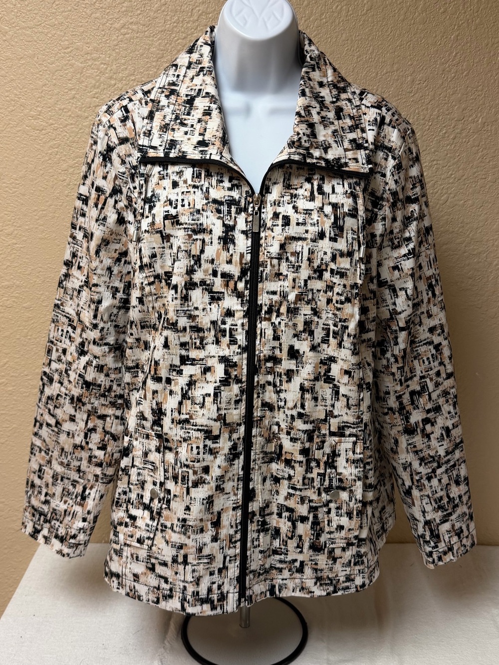 4/$20 Studio Works Neutral Abstract-Print Zip Front Jacket - Beige/Black